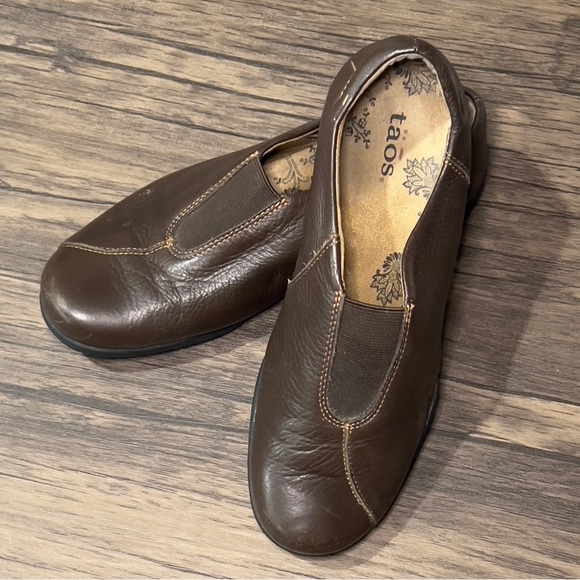 Taos Footwear Shoes - Taos Town Center Leather Dark Brown Slip On Comfort Shoes Flats Walking
